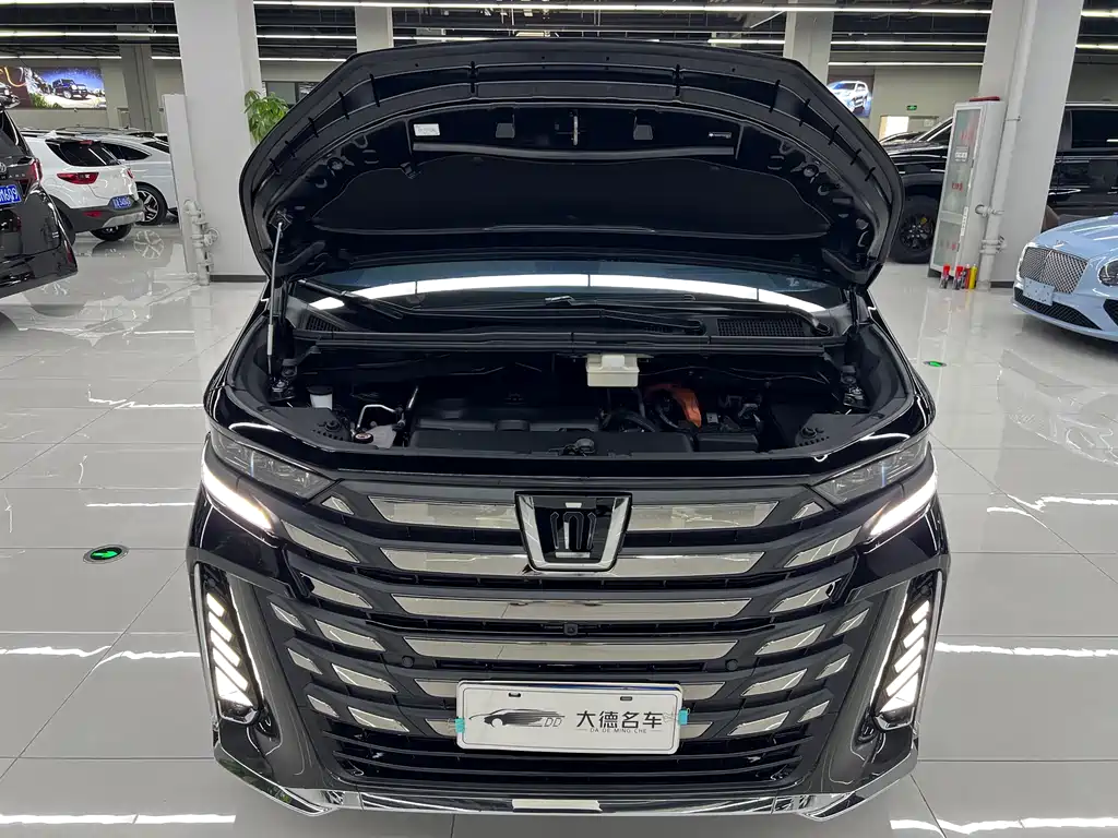 Toyota Vellfire 2025 — фото 27
