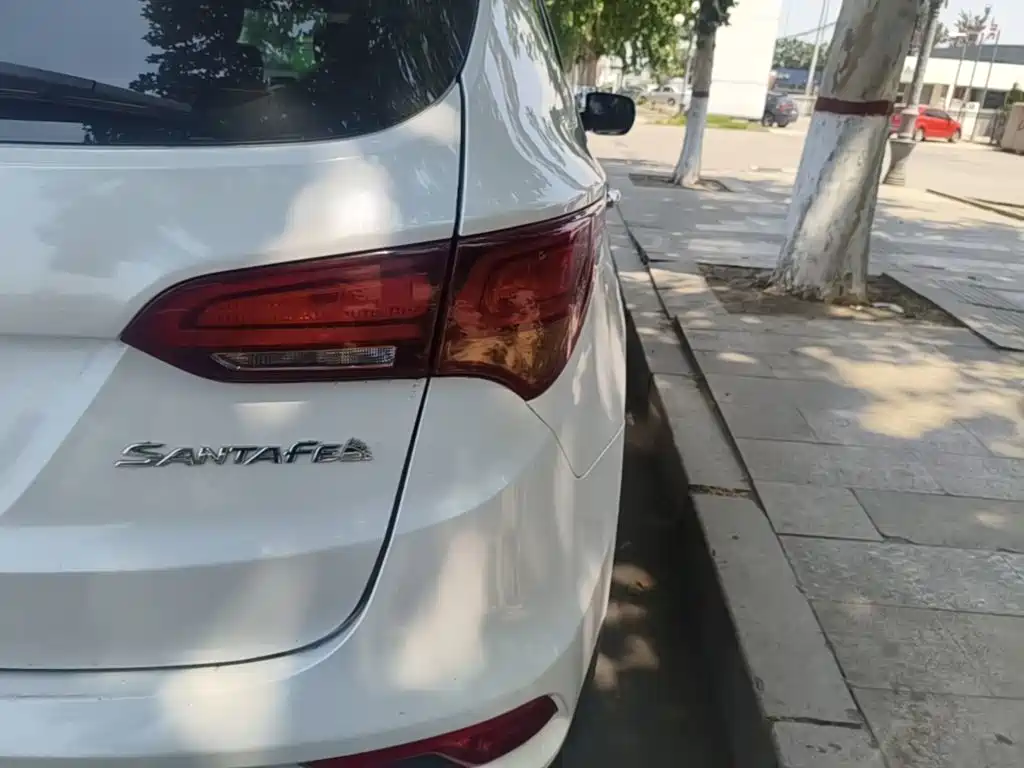 Hyundai Santa Fe 2017 — фото 8