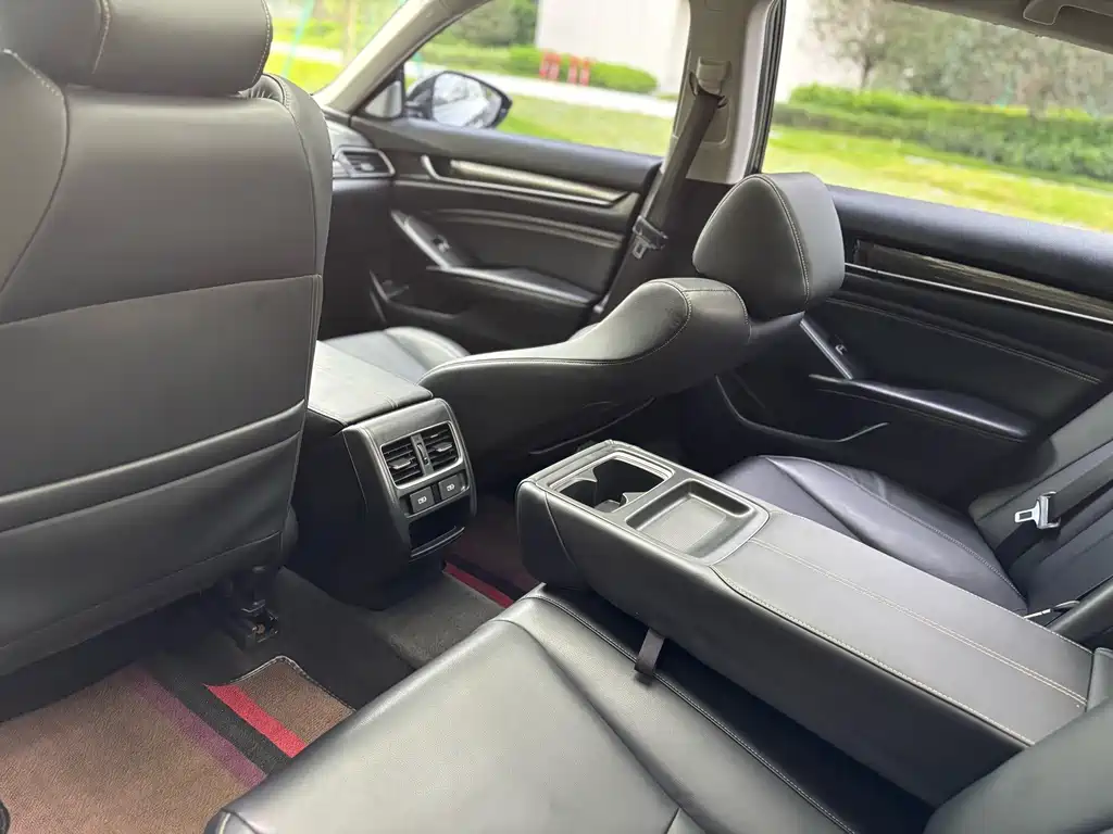 Honda Accord 2023 — фото 12