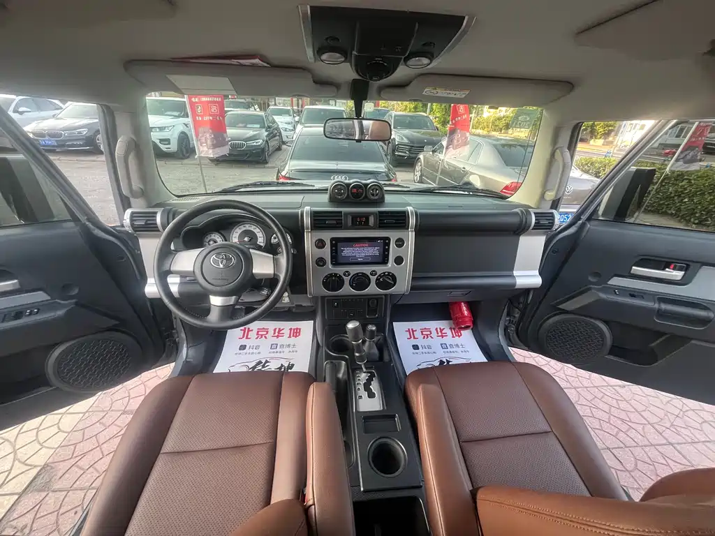 Toyota FJ Cruiser 2019 — фото 13