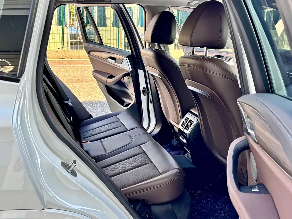 BMW X3 2022 — фото 9
