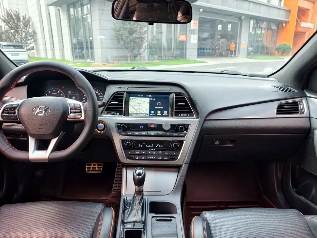 Hyundai Sonata 2015 — фото 15