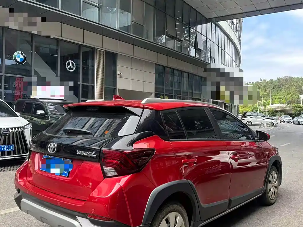 Toyota Yaris L 2022 — фото 4