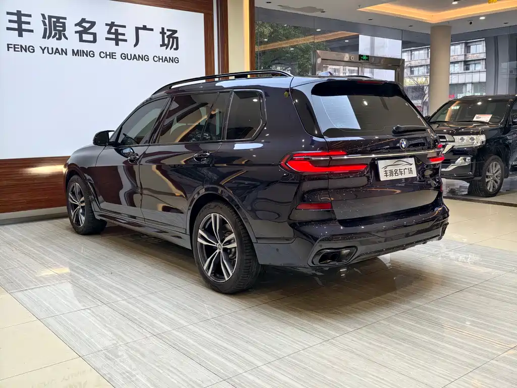 BMW X7 2023 — фото 31