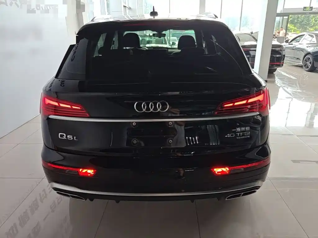 Audi Q5L 2025 — фото 6