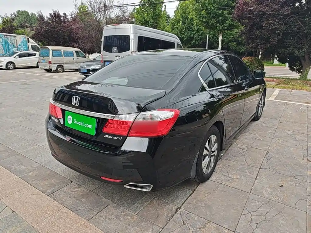 Honda Accord 2015 — фото 7