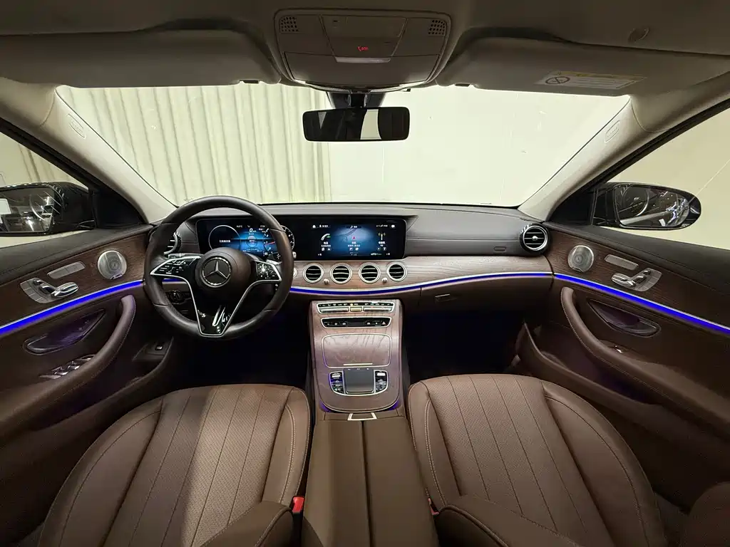 Mercedes-Benz E-Class 2023 — фото 33