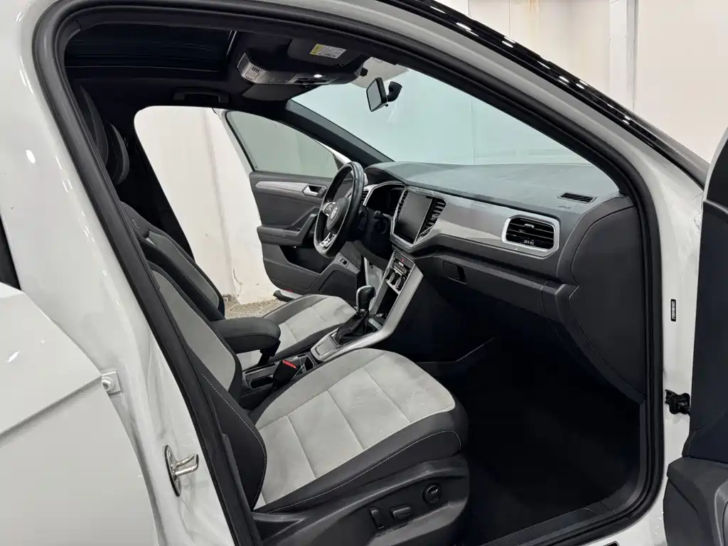Volkswagen T-Roc 2022 — фото 4