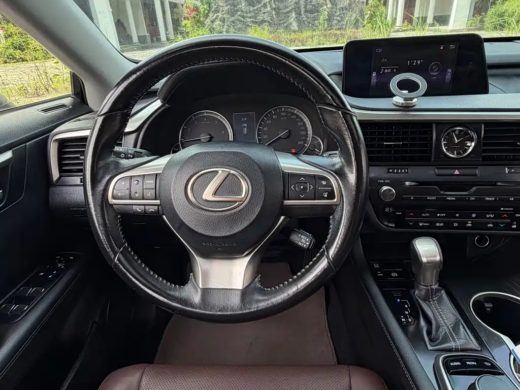 Lexus RX 2017 — фото 10