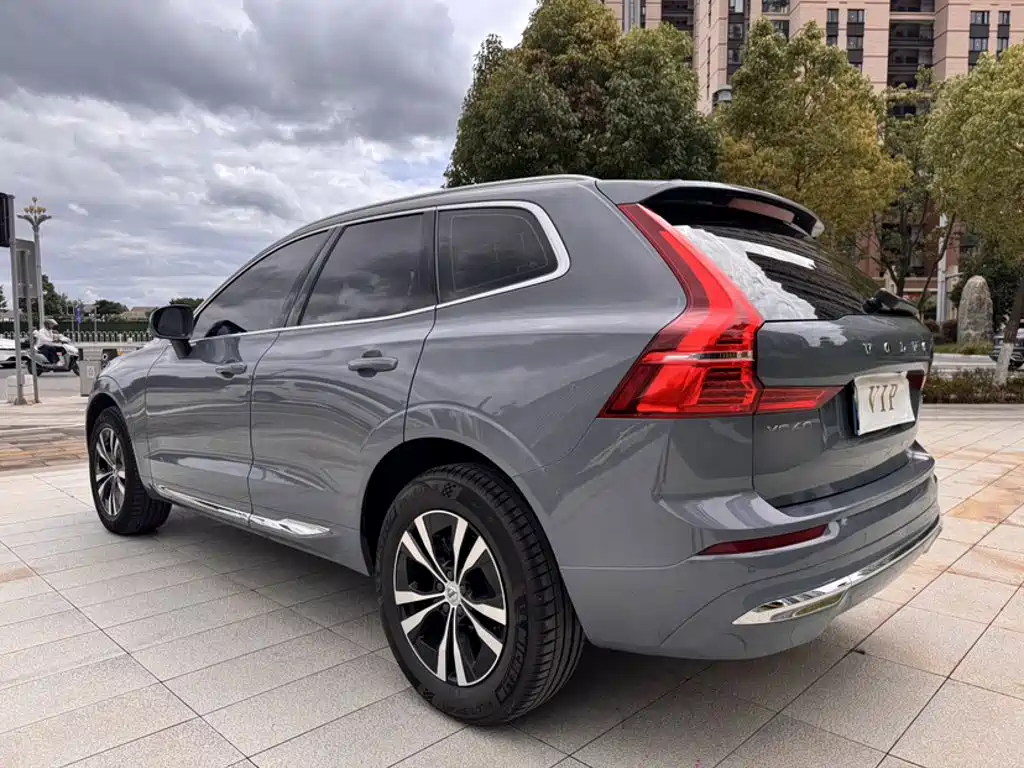 Volvo XC60 2022 — фото 13