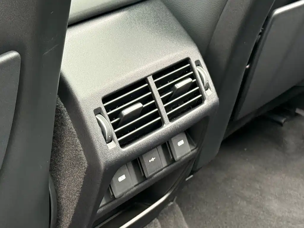 Land Rover Discovery Sport 2021 — фото 22