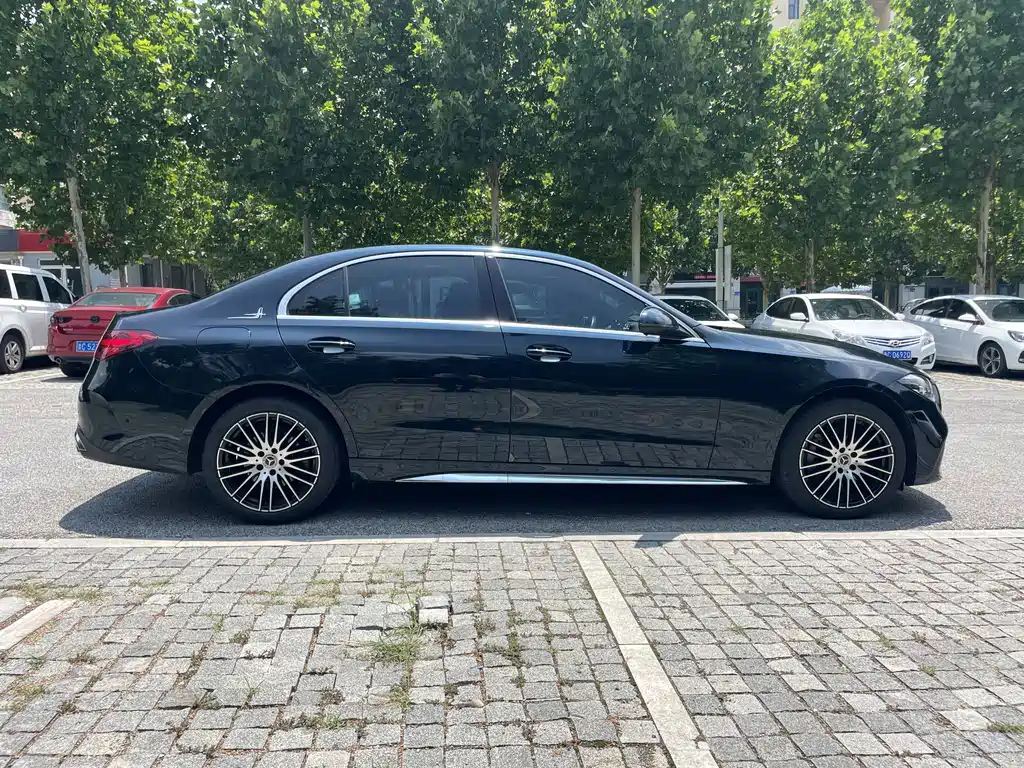 Mercedes-Benz C-Class 2024 — фото 15