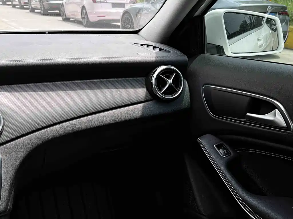 Mercedes-Benz GLA 2017 — фото 10