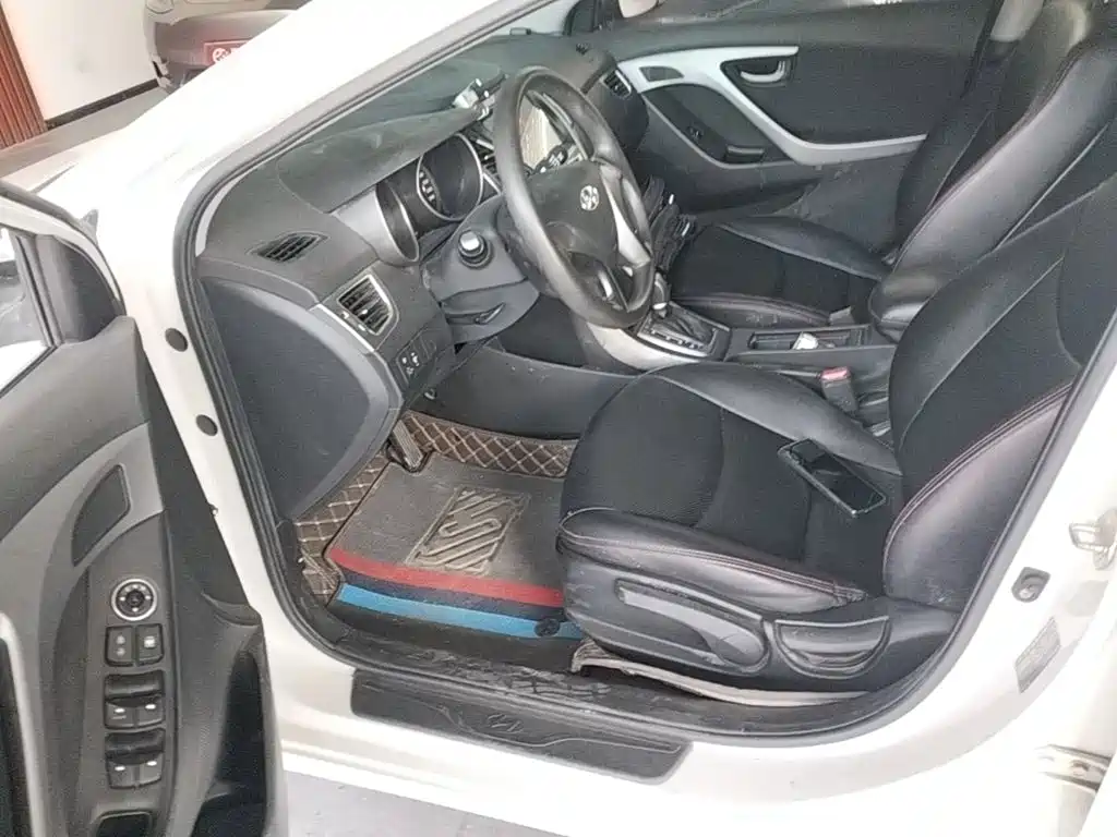 Hyundai Elantra Langdong 2017 — фото 16
