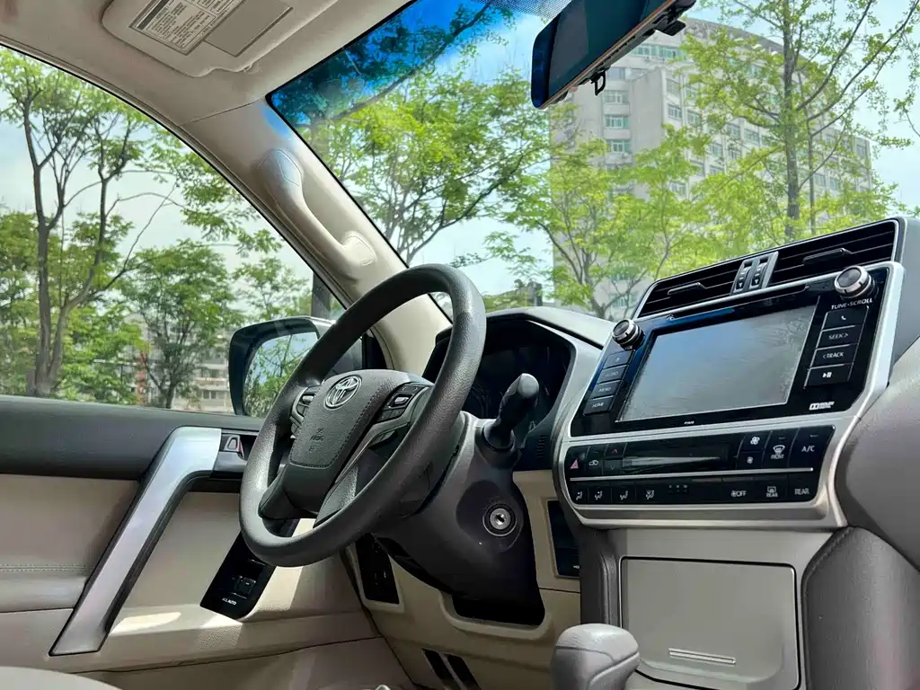 Toyota Prado 2019 — фото 11