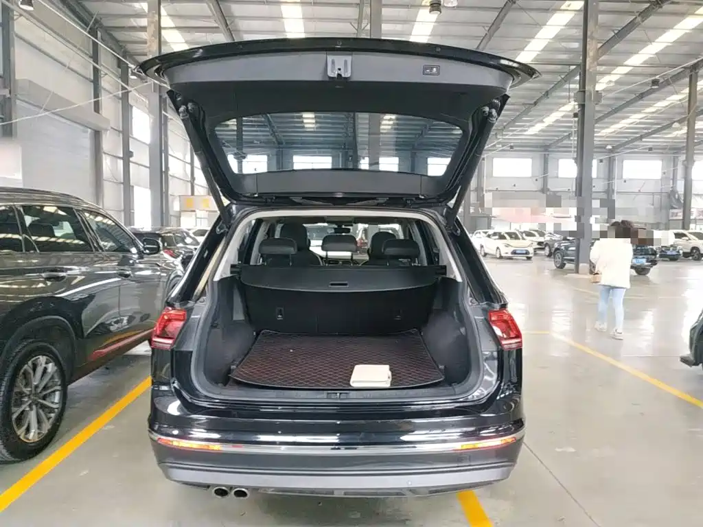 Volkswagen Tiguan L 2017 — фото 15