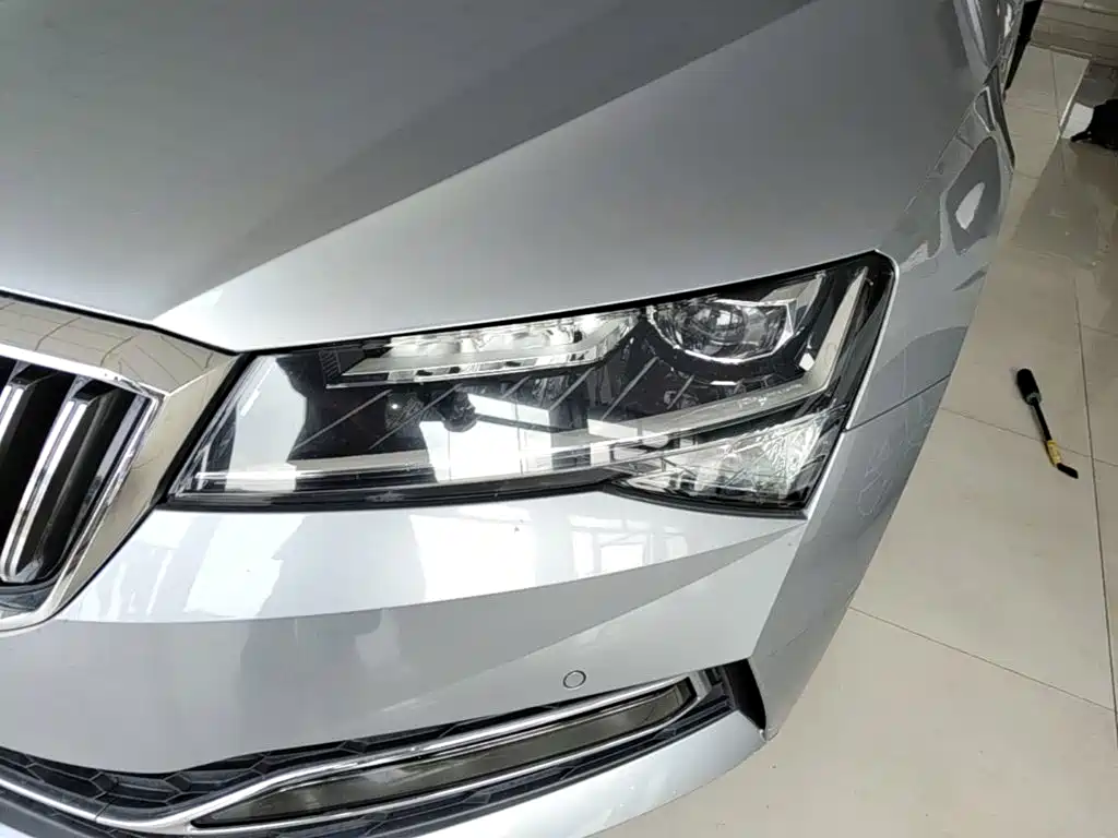 Skoda Superb 2021 — фото 24