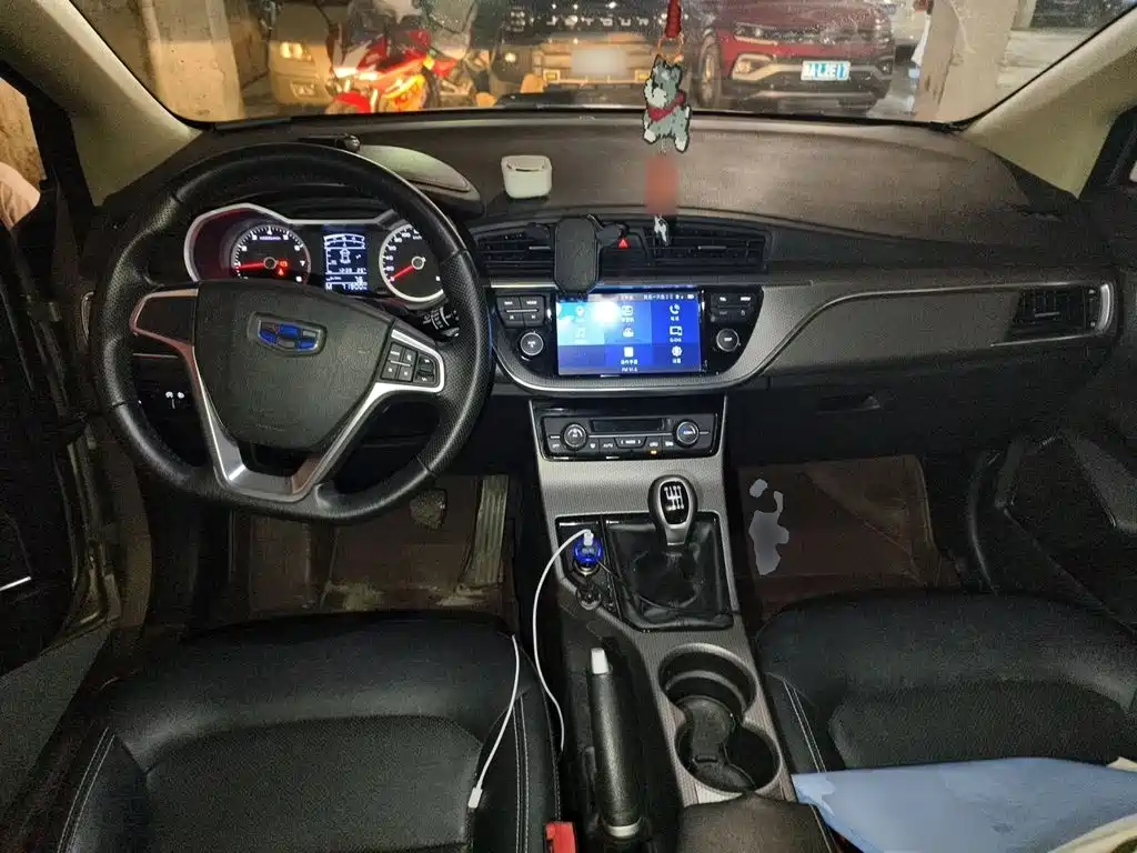 Geely Emgrand GS 2017 — фото 10