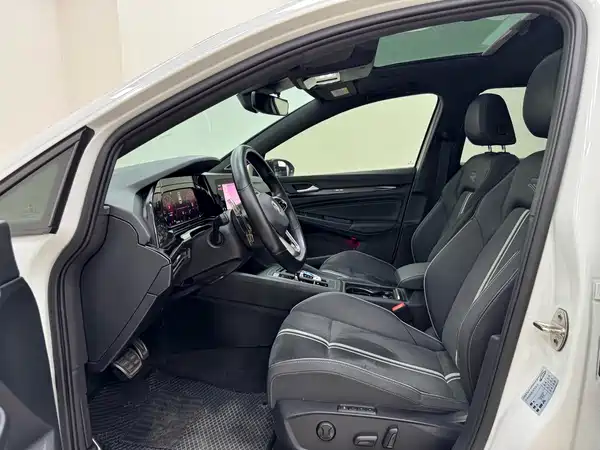 Volkswagen Golf 2021