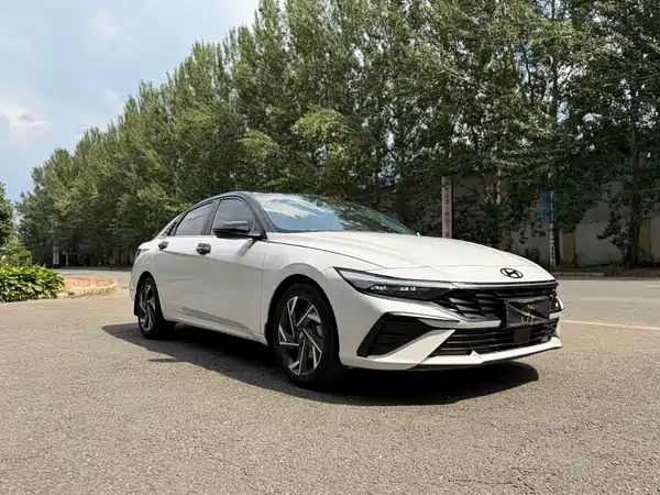 Hyundai Elantra 2024