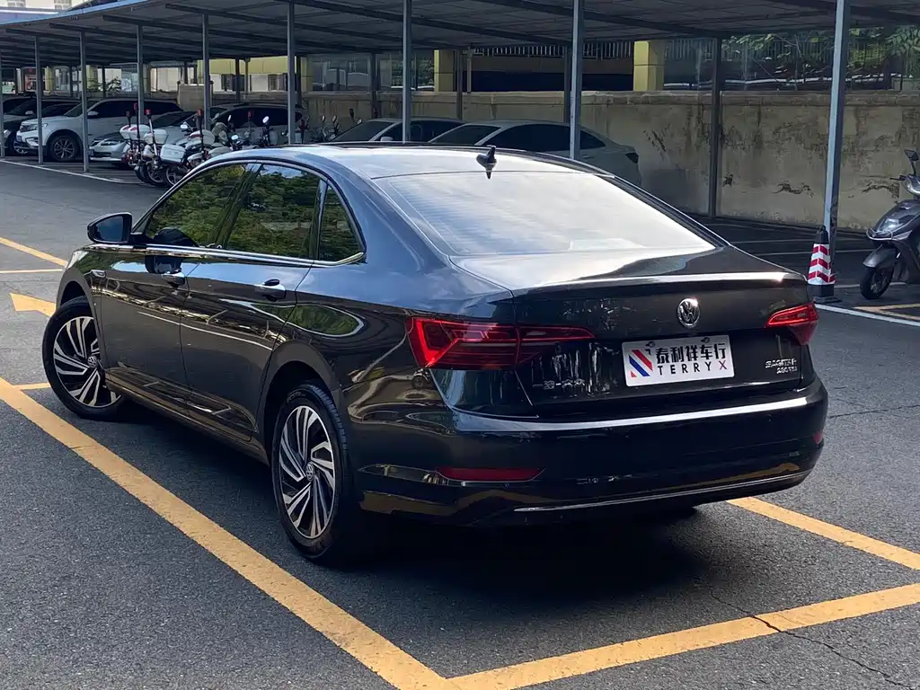 Volkswagen Sagitar 2022