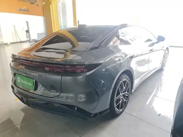BYD Han L 2025