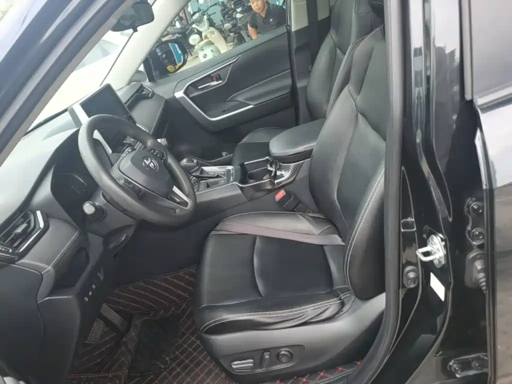 Toyota RAV4 2020 — фото 15