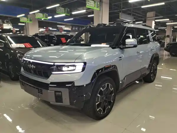 Fangchengbao Leopard 8 2025