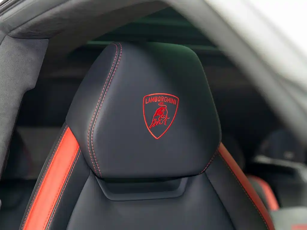 Lamborghini Urus 2024 — фото 15