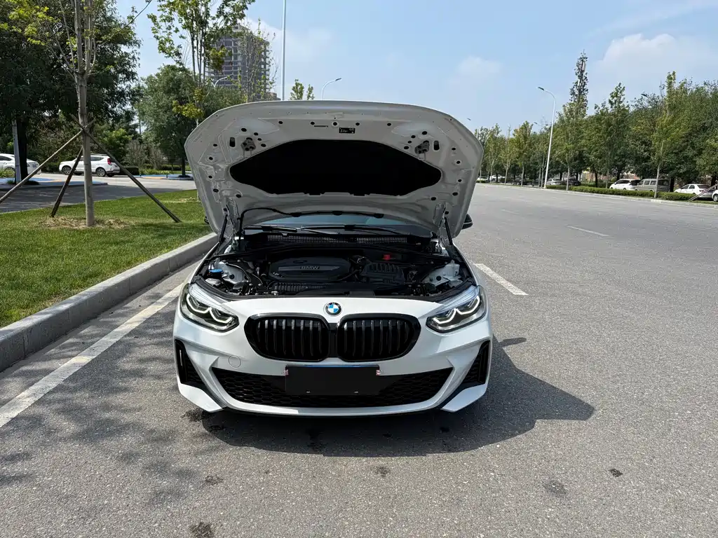 BMW 1 Series 2023 — фото 17