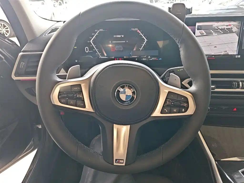BMW 3 Series 2023 — фото 11