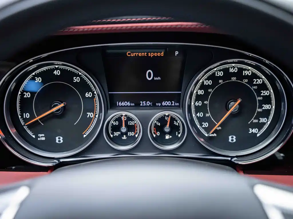 Bentley Continental 2016 — фото 10