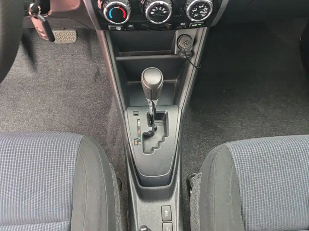 Toyota Yaris L 2018 — фото 14