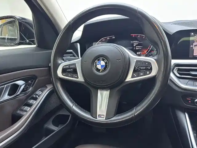 BMW 3 Series 2022 — фото 10