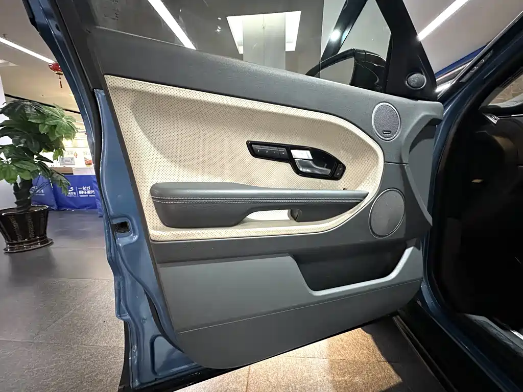 Land Rover Evoque 2014 — фото 11