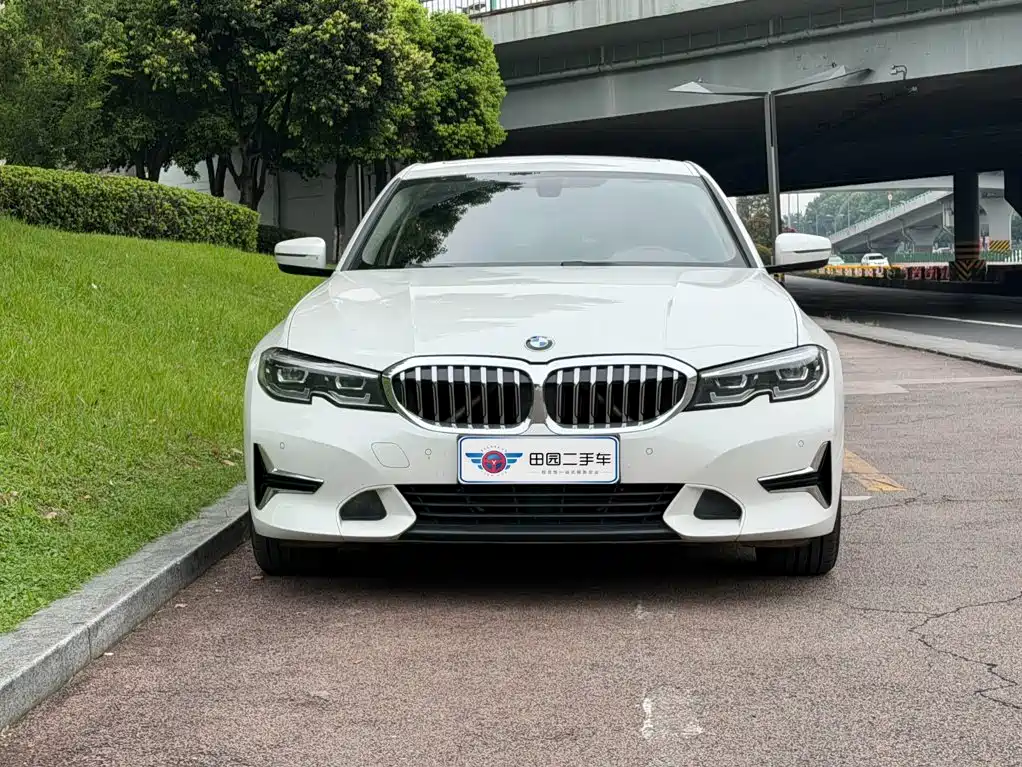 BMW 3 Series 2019 — фото 2