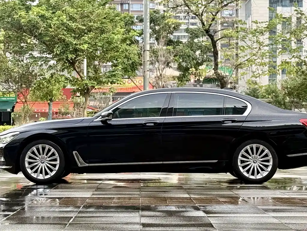 BMW 7 Series 2017 — фото 3