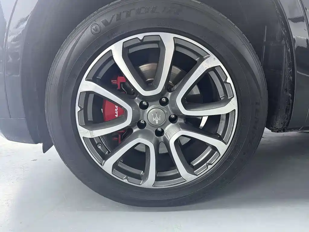 Maserati Levante 2017 — фото 13