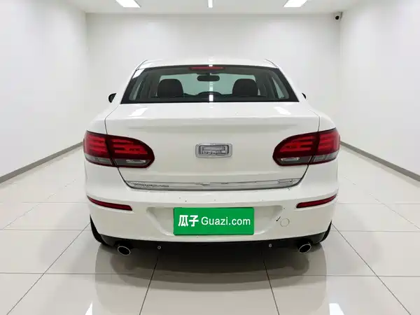 Qoros 3 2015