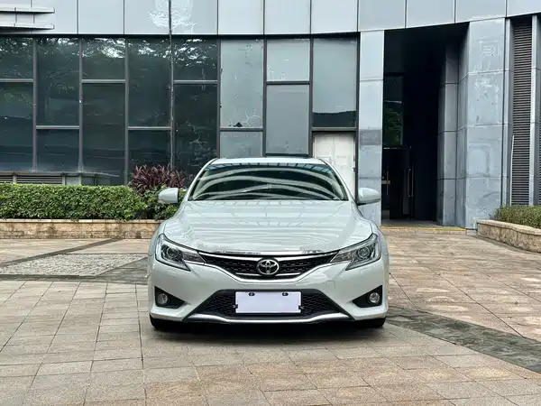 Toyota Reiz 2011