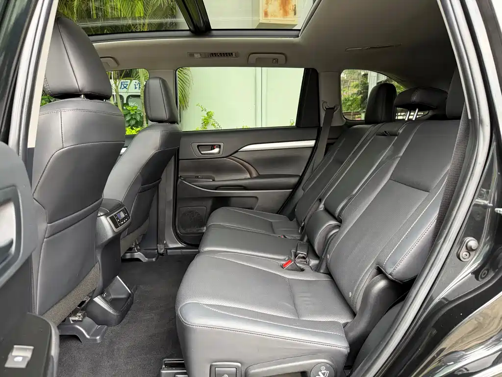 Toyota Highlander 2021 — фото 11