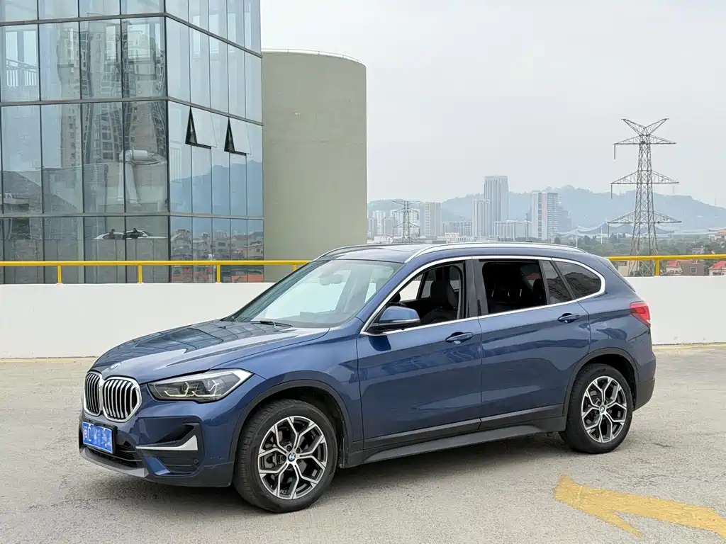 BMW X1 2022 — фото 1