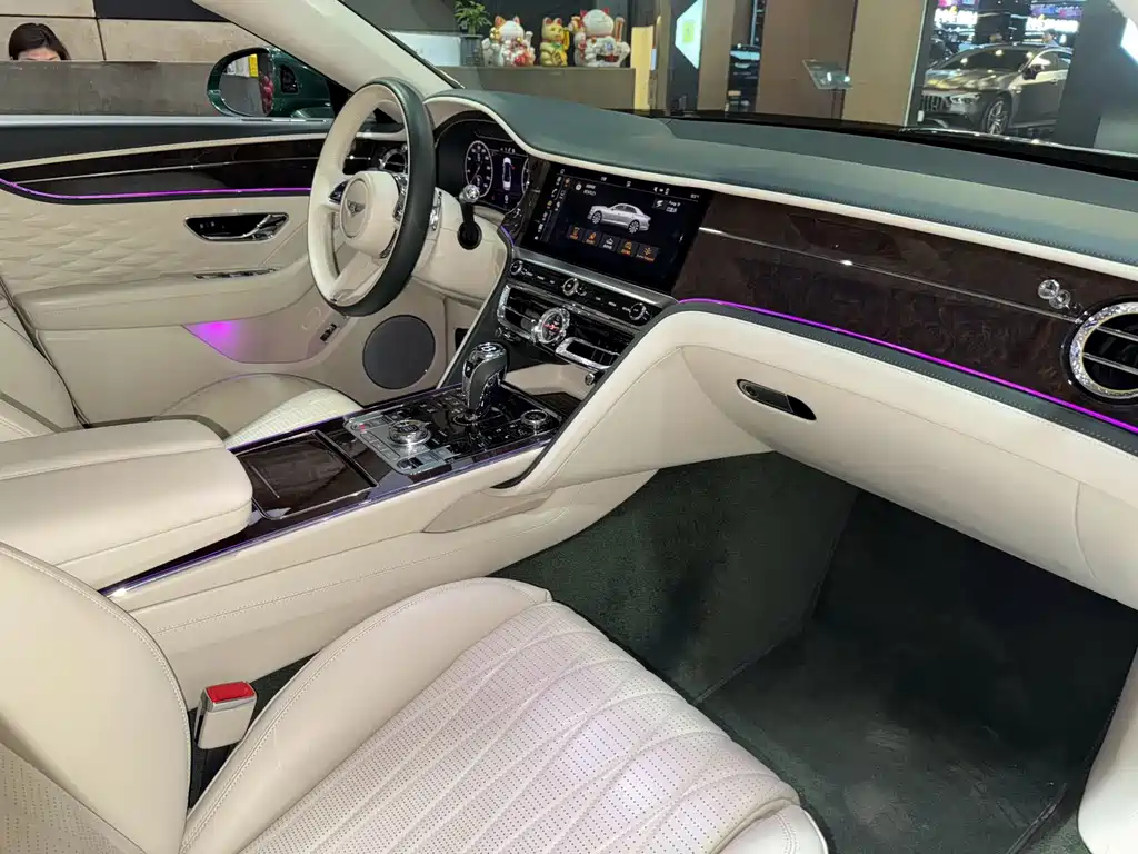 Bentley Flying Spur 2021 — фото 20