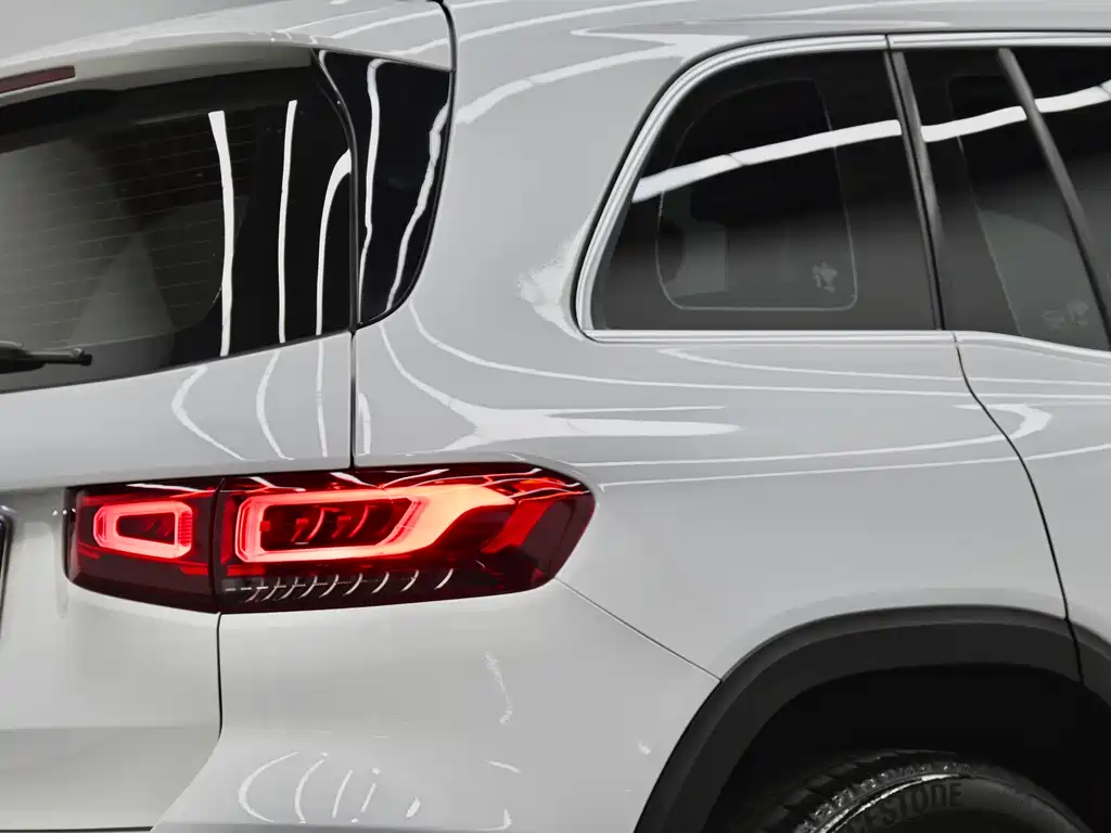 Mercedes-Benz GLB 2023 — фото 32