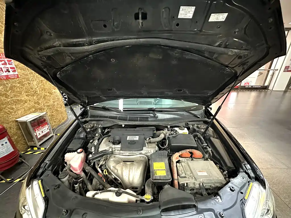 Toyota Camry 2014 — фото 12