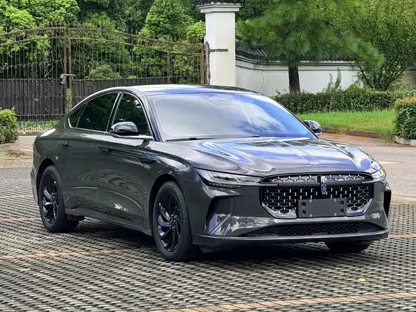 Lincoln Z 2024