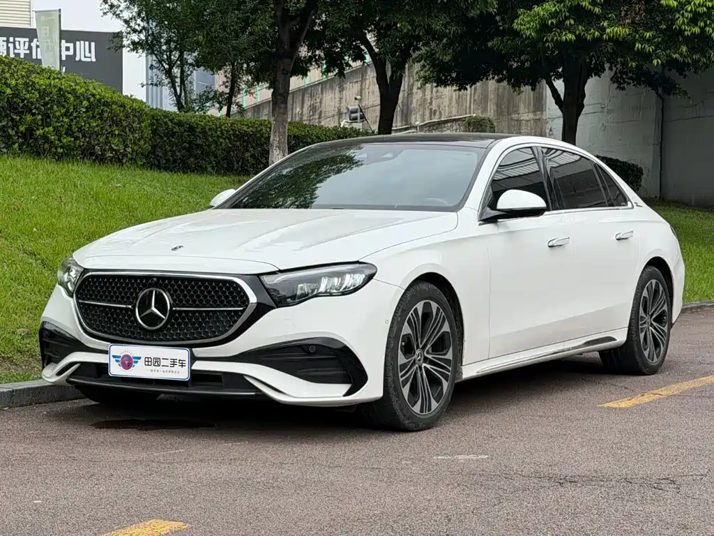 Mercedes-Benz E-Class 2024 — фото 1