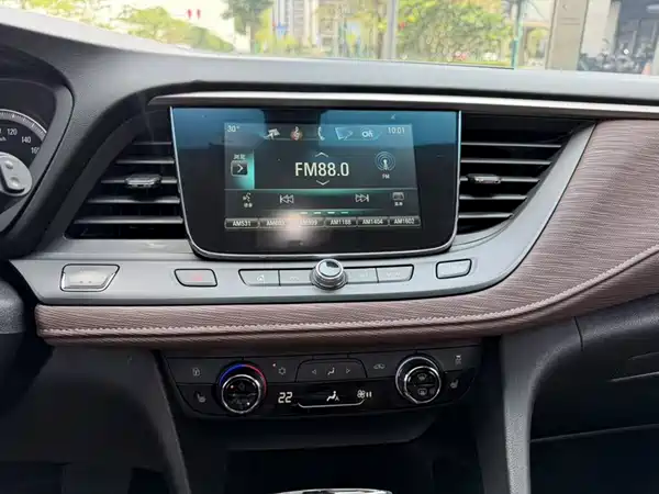 Buick GL6 2018
