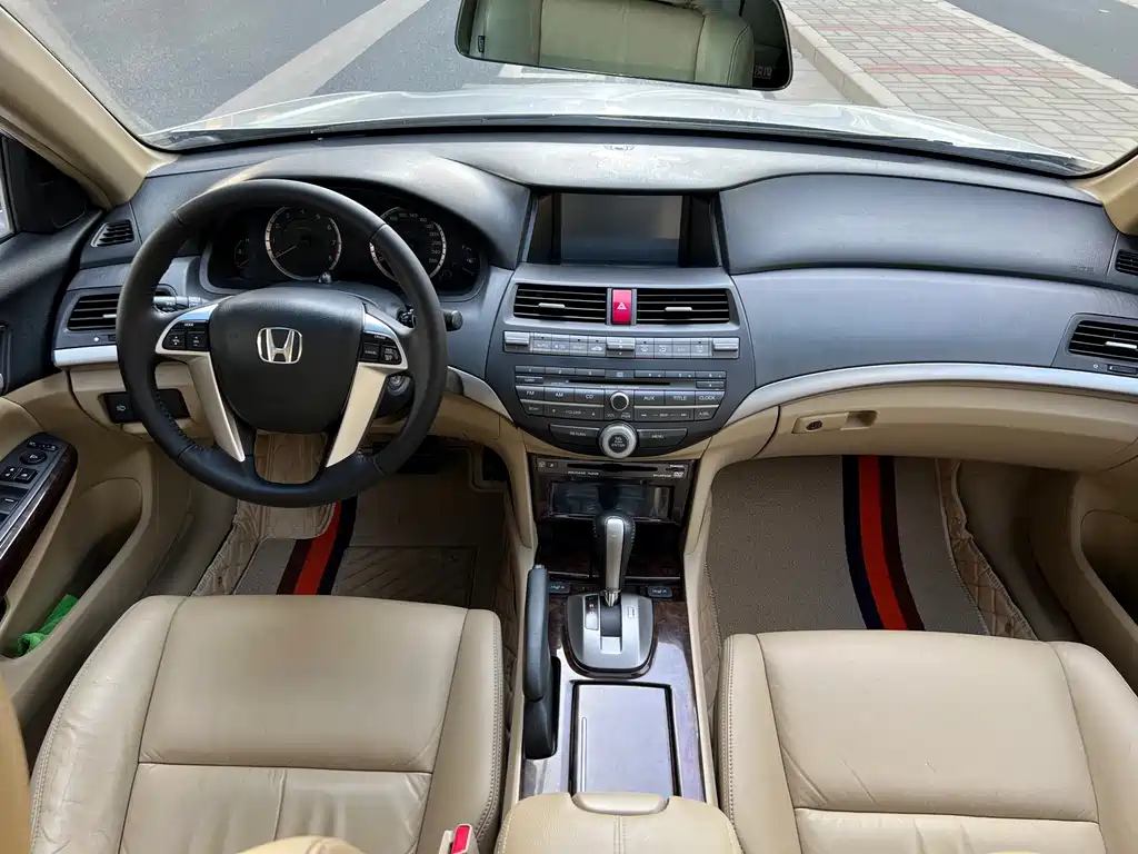 Honda Accord 2010 — фото 12