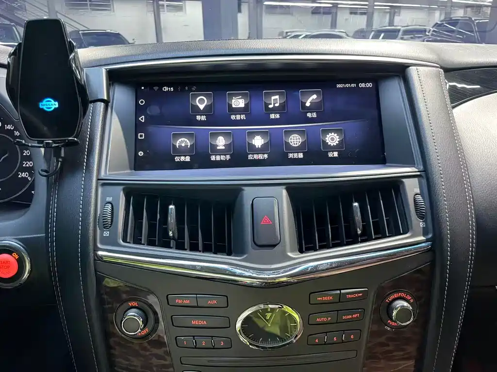Nissan Patrol 2017 — фото 16